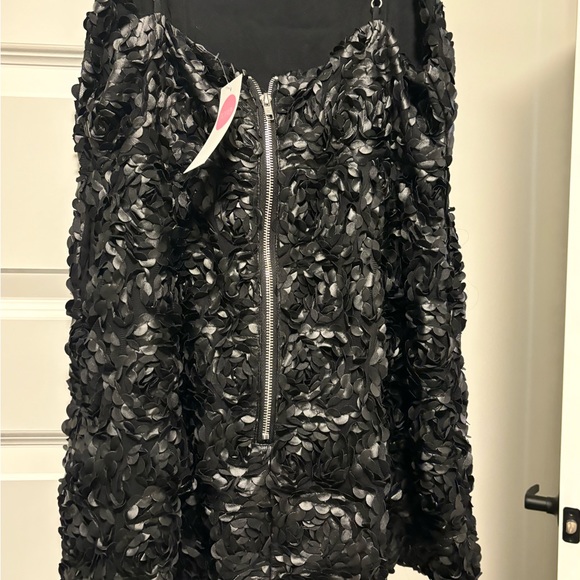 Vegan leather florette mini dress. Size L. would fit a size 10-12 - Picture 3 of 3